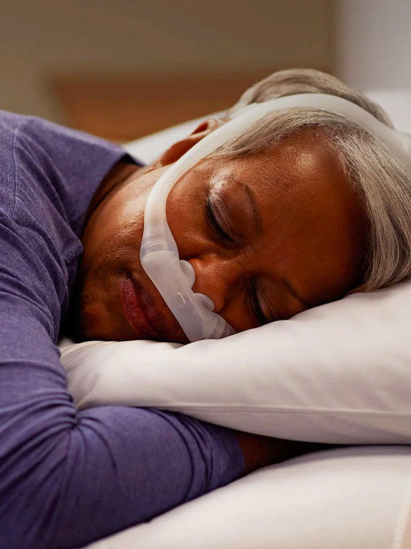 Philips Respironics DreamWear Silikon Burun Yastıkçığı CPAP Maskesi Philips Respironics DreamWear Silikon Burun Yastıkçığı CPAP Maskesi