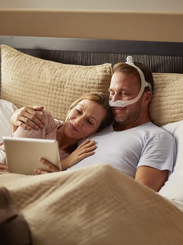 Philips Respironics DreamWear Burun Yastıkçığı CPAP Maskesi Philips Respironics DreamWear Burun Yastıkçığı CPAP Maskesi